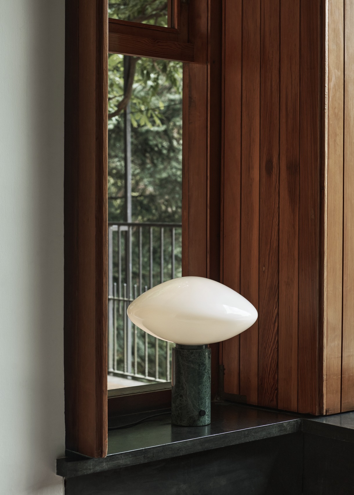 Mist Table Lamp AP17, Matt White & Guatemala Verde