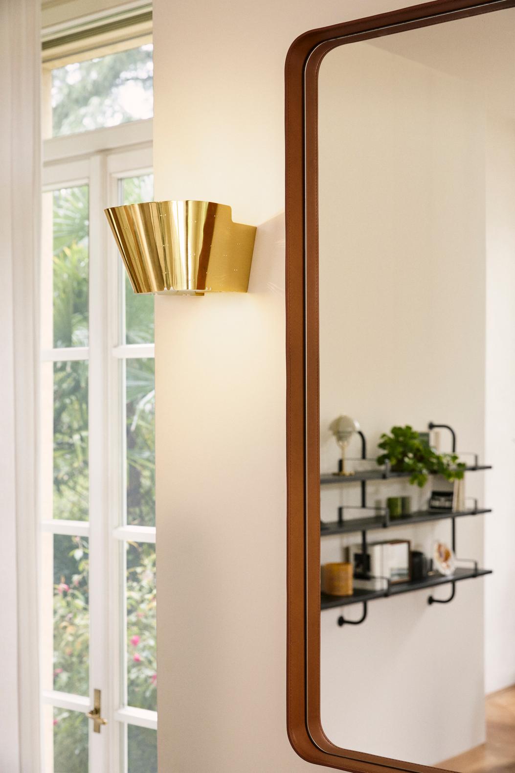 9464 Wall Lamp, Polished Brass