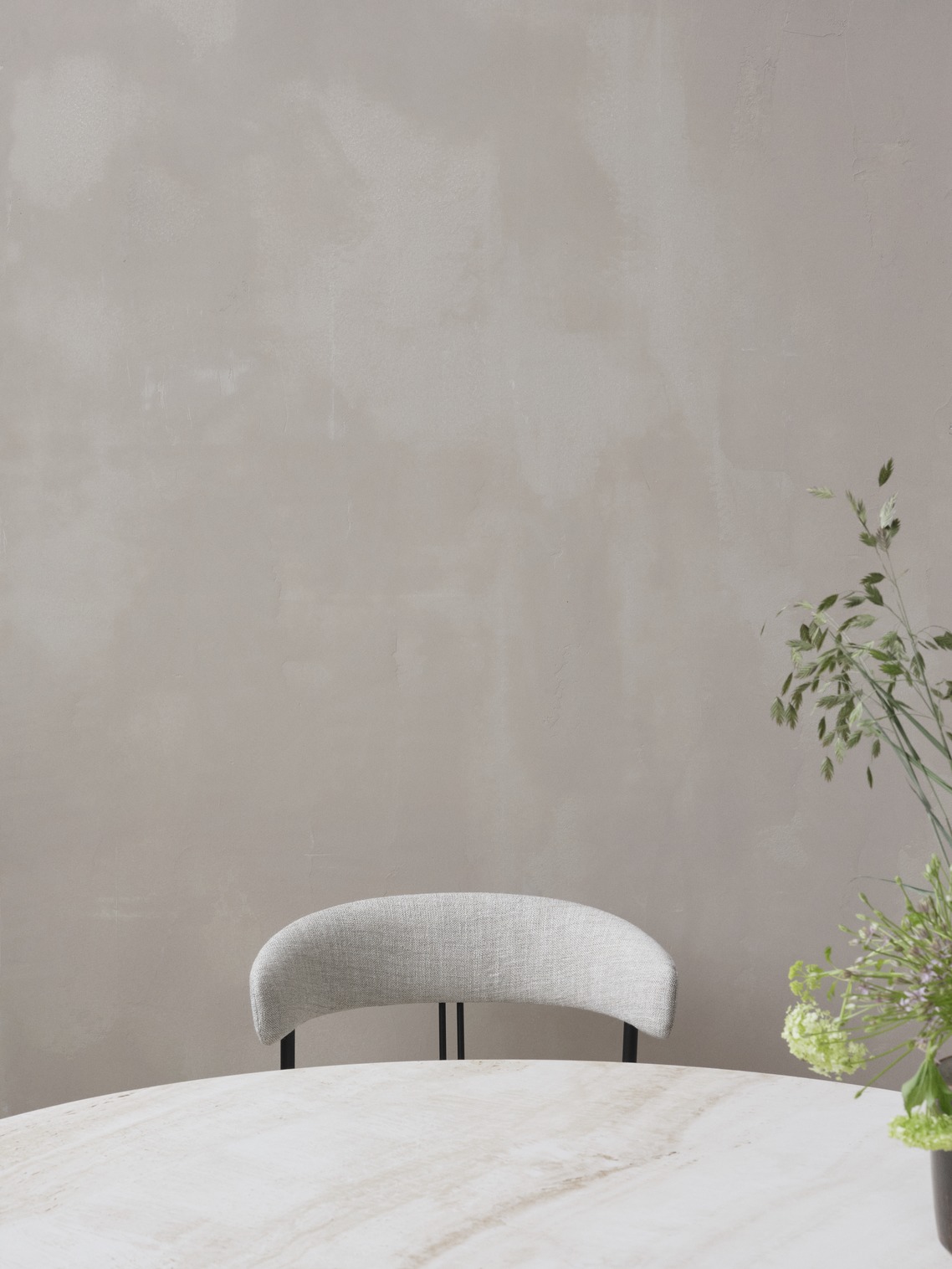Violin Dining Chair, Fully Upholstered, Black Matt Base