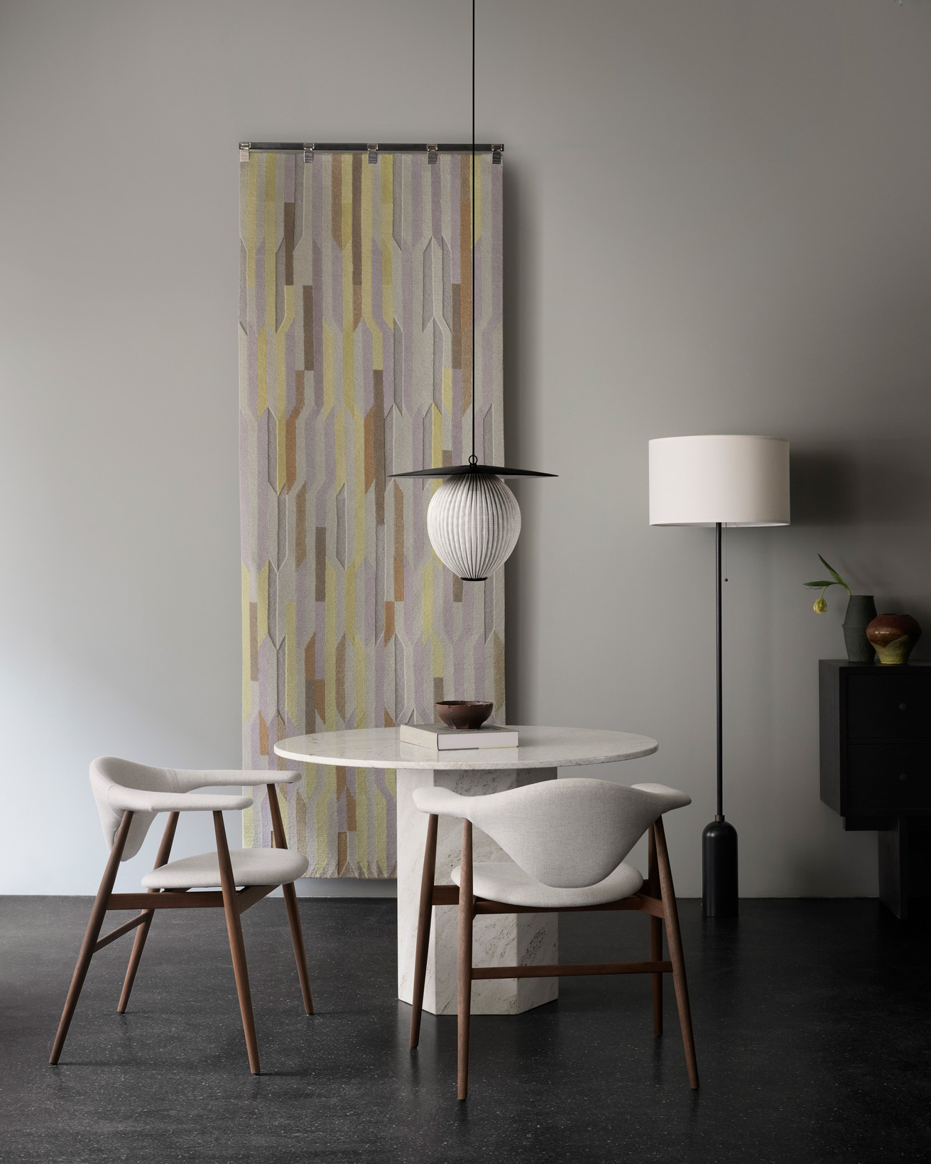 Masculo Dining Chair, Walnut Base, Eero Special FR 106