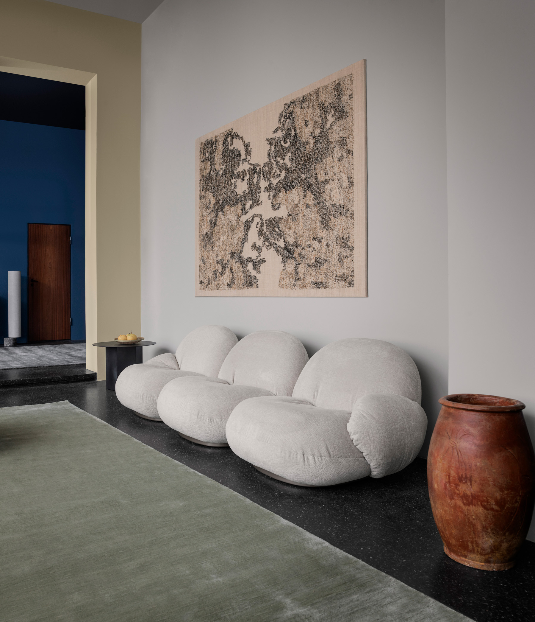 Pacha Sofa, 3 Seater with Armrests, Pearl Gold Base, Mumble 02