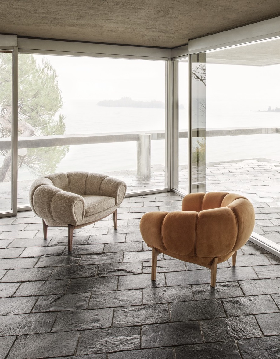 Croissant Lounge Chair, Oak Base