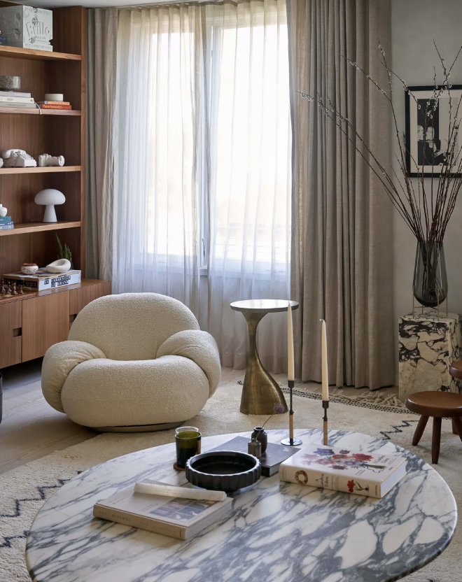 Pacha Lounge Chair with Armrest, Pearl Gold Base