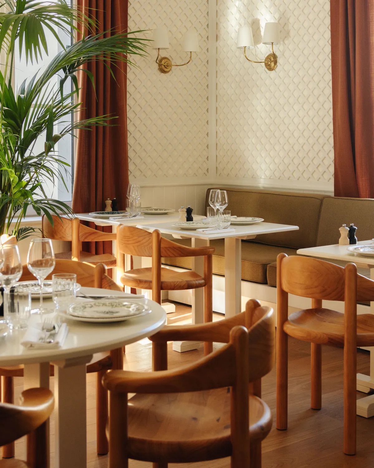 Daumiller Dining Armchair, Golden Pine