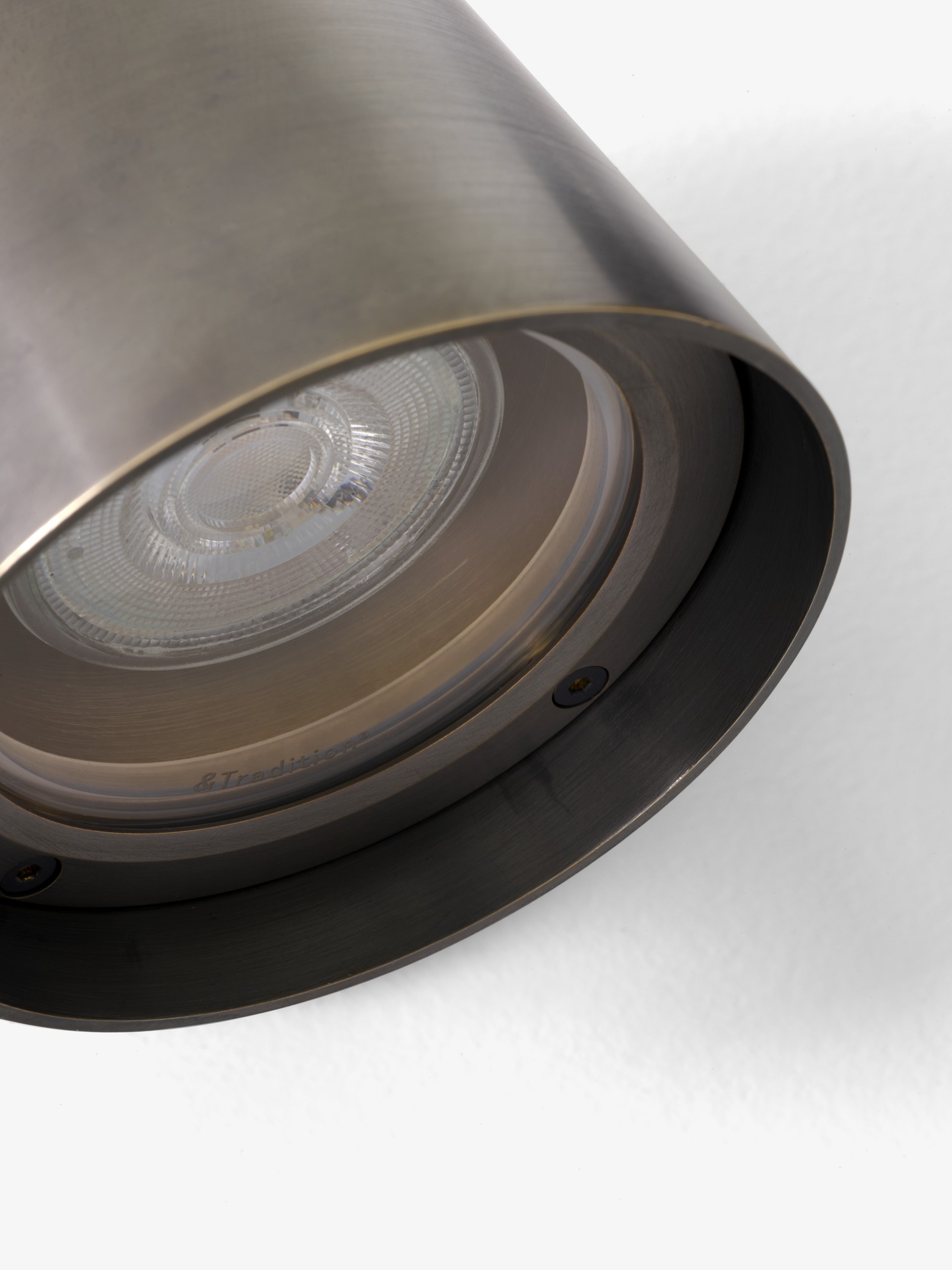 Solid SC105 Outdoor Wall Lamp