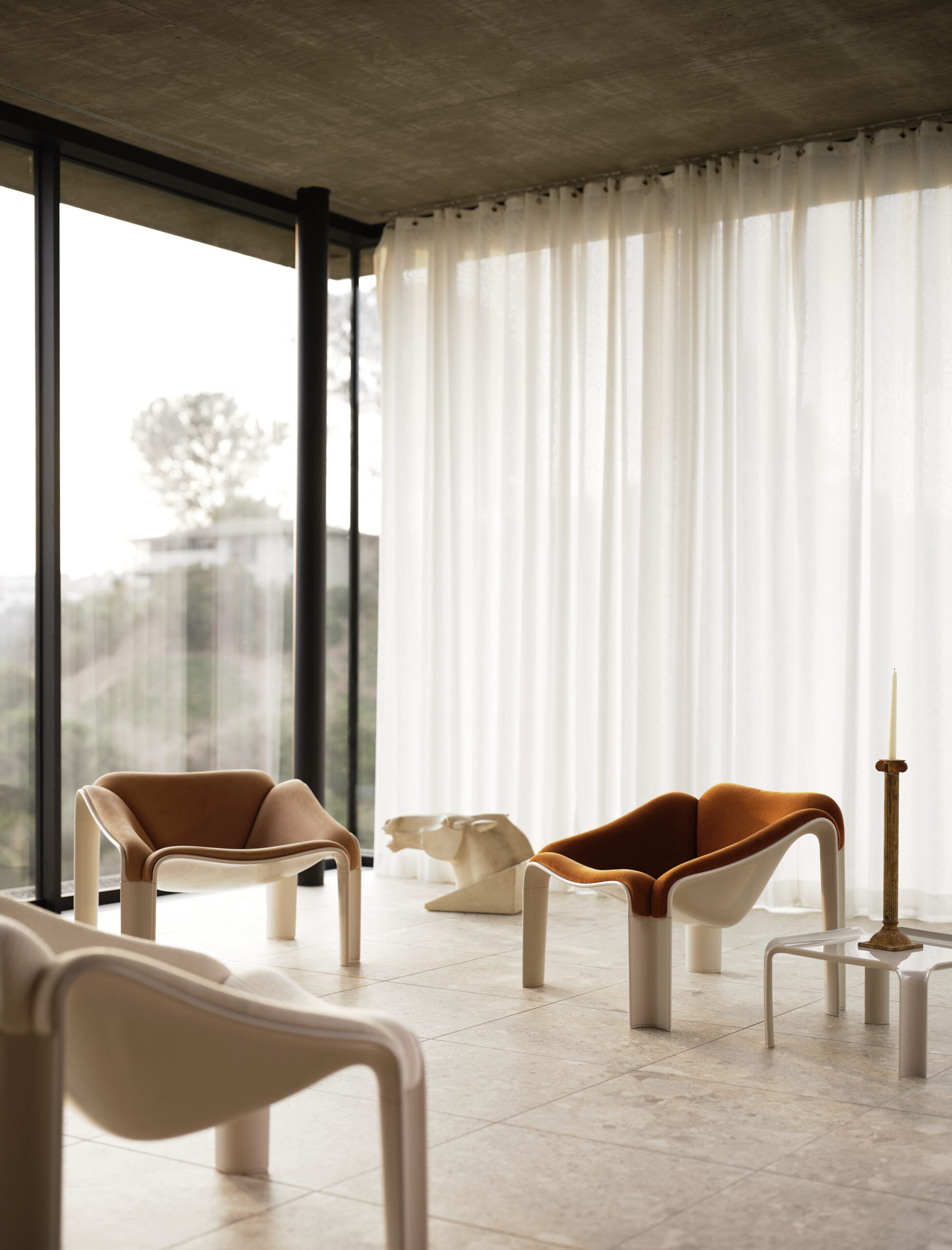 F300 Lounge Chair, Alabaster White Base