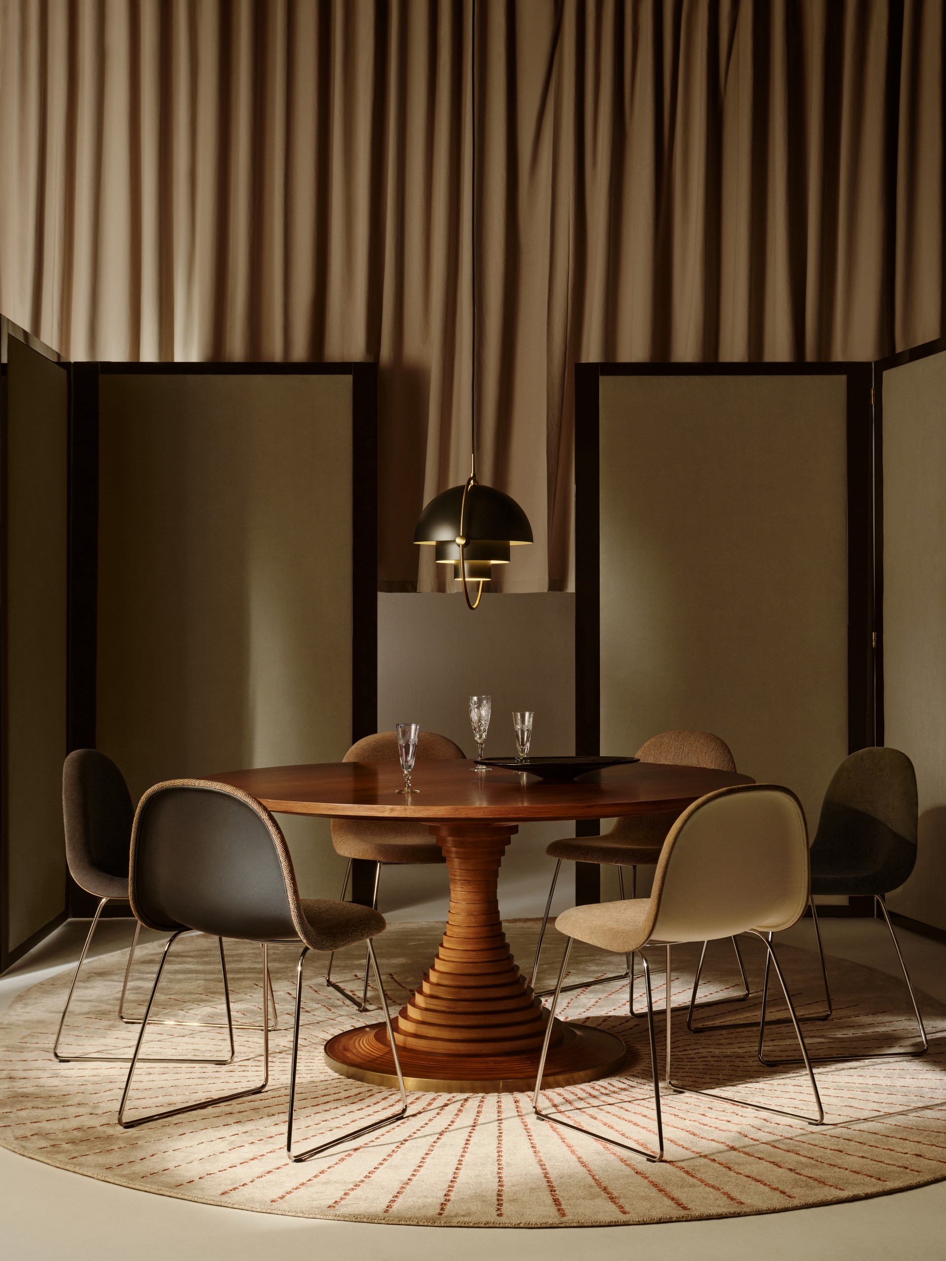 Tavolo a Dischi Dining Table - Round, Ø150