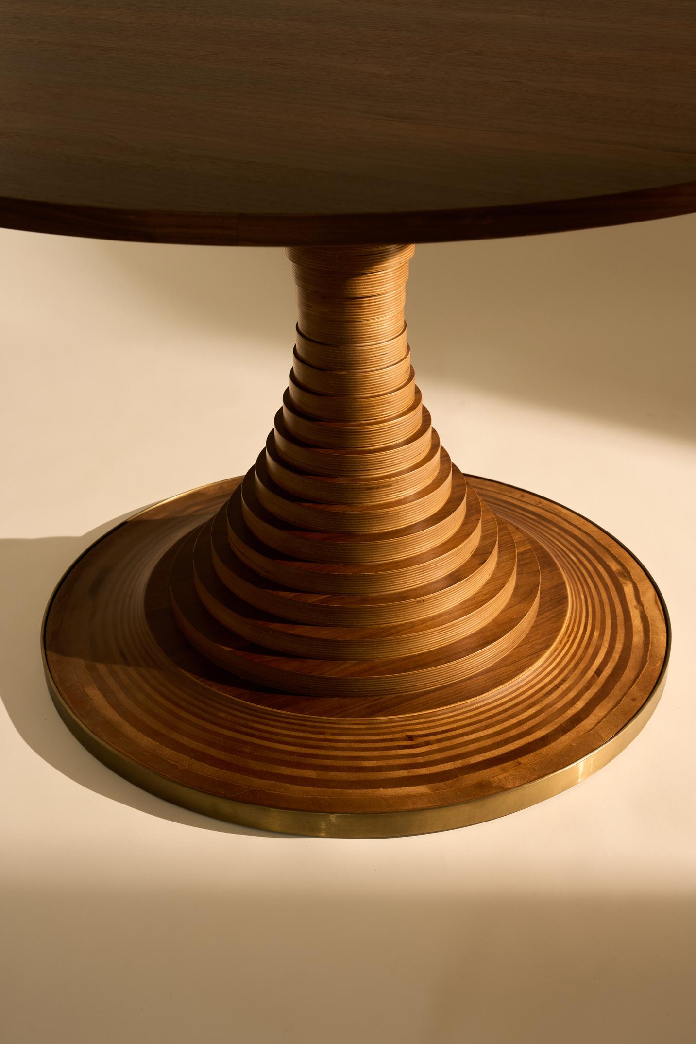 Tavolo a Dischi Dining Table – Round, Ø150, Veneer, American Walnut High Gloss Lacquered