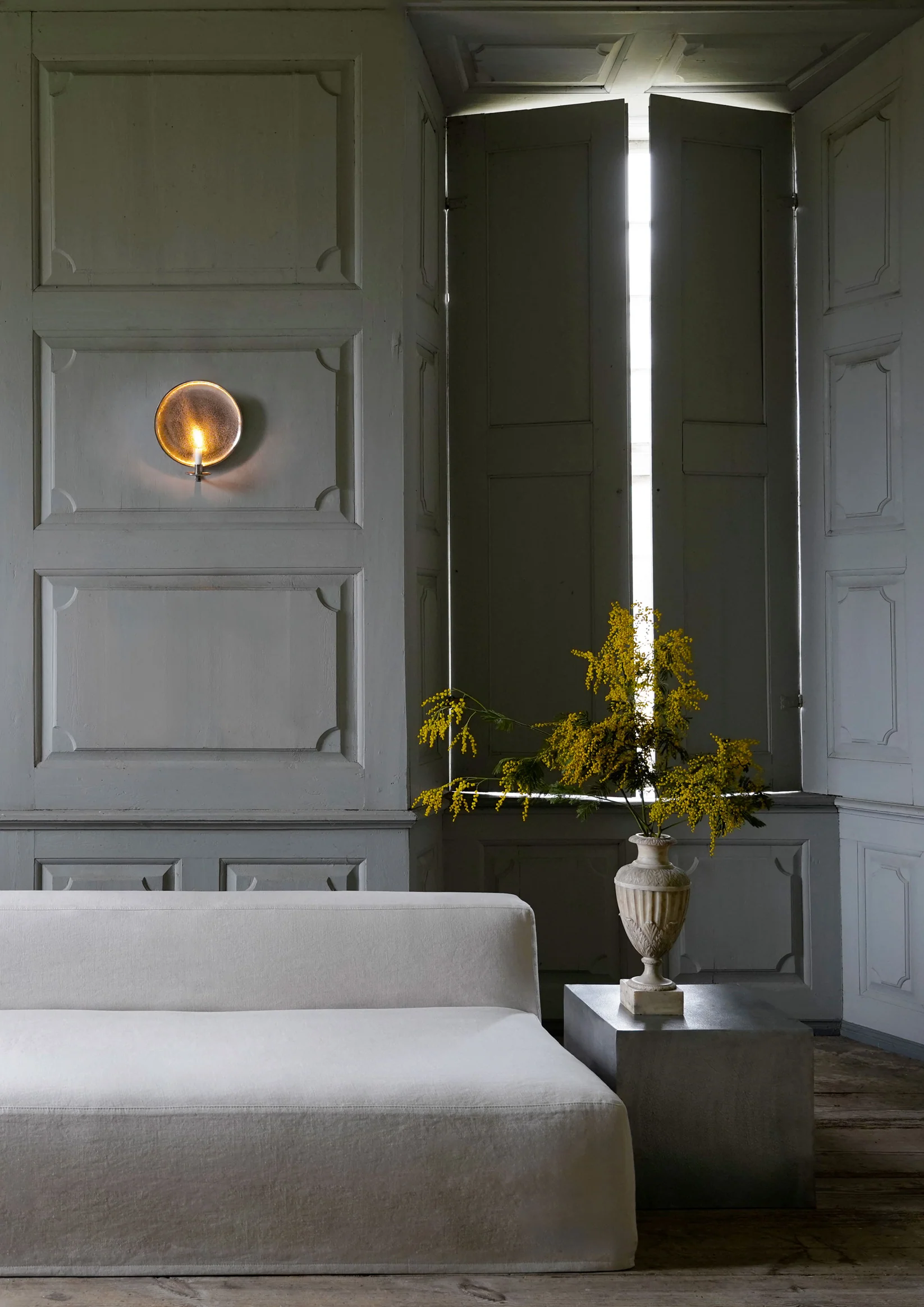 Circular Wall Candle Holder