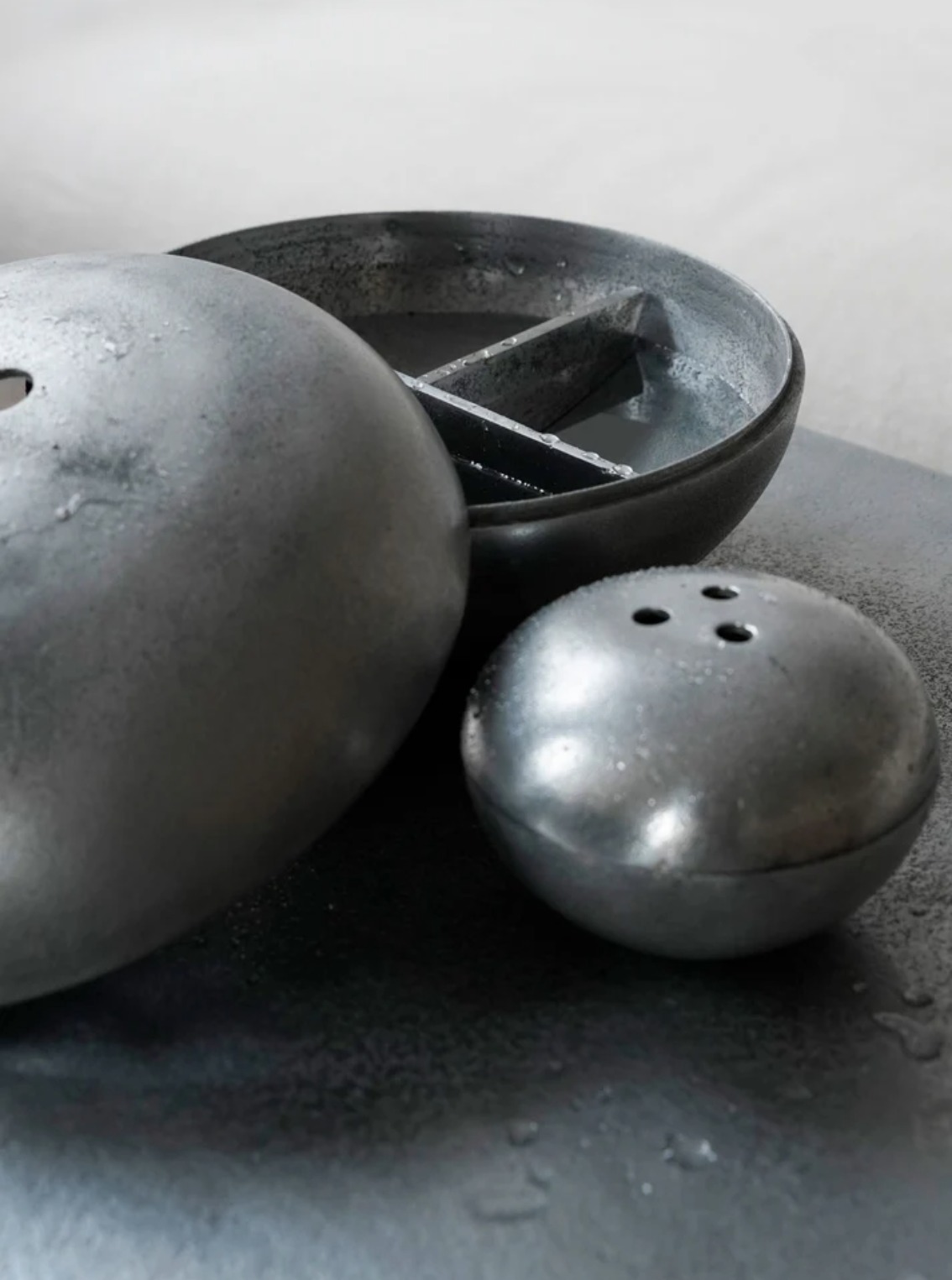 Round Aluminum Vase ( Small / Large )