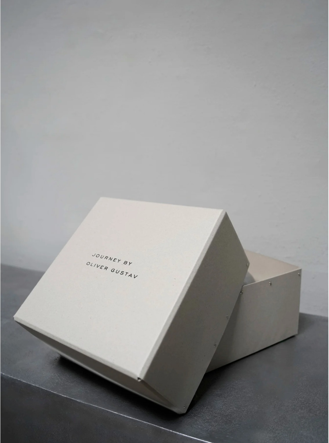 Round Aluminum Vase ( Small / Large )