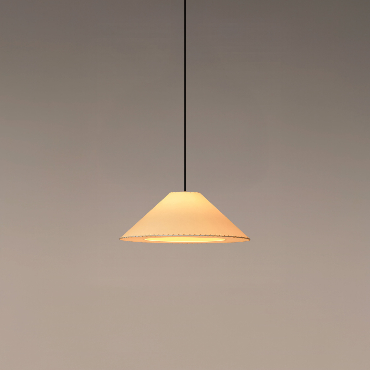 Sisisi Conicas Largas MT5 Pendant Lamp, Stitched Beige Parchment