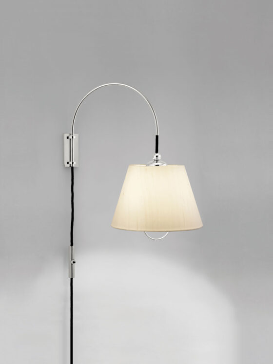Reibe Wall Lamp
