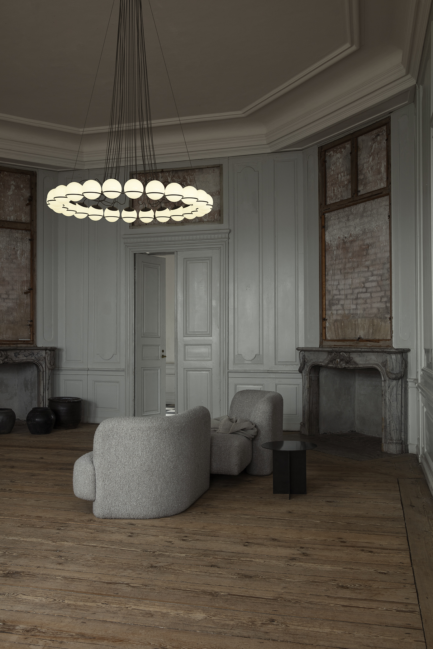 Model 2109/24 Pendant, 24 Opaline Spheres (14cm Diameter)