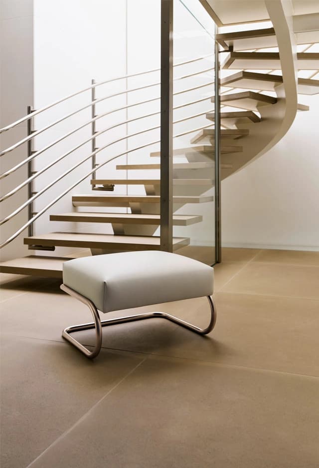 S 411 H Nordic, Stool